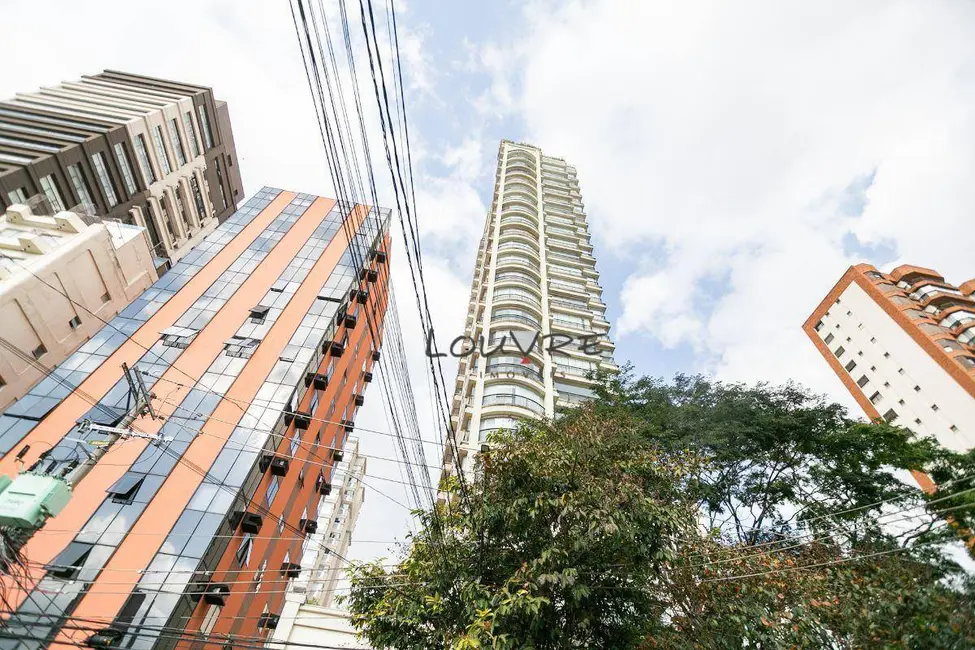 Foto 1 de Apartamento com 4 quartos para alugar, 240m2 em Higienópolis, São Paulo - SP