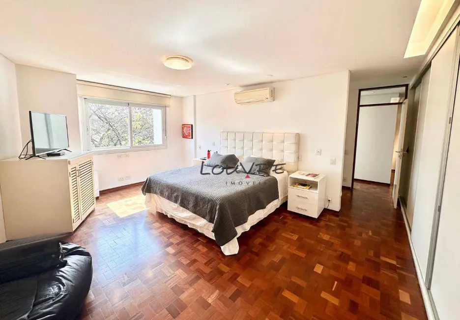 Apartamento com 3 quartos à venda, 241m2 em Jardim Europa, São Paulo - SP - imagem 9 Foto 9 de Apartamento com 3 quartos à venda, 241m2 em Jardim Europa, São Paulo - SP