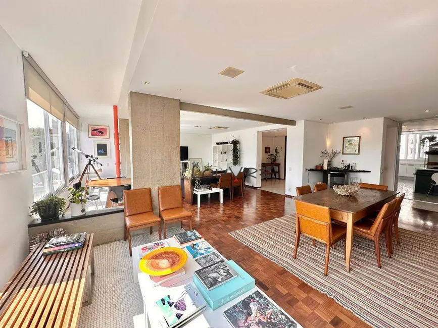 Apartamento com 3 quartos à venda, 241m2 em Jardim Europa, São Paulo - SP - imagem 1 Foto 1 de Apartamento com 3 quartos à venda, 241m2 em Jardim Europa, São Paulo - SP