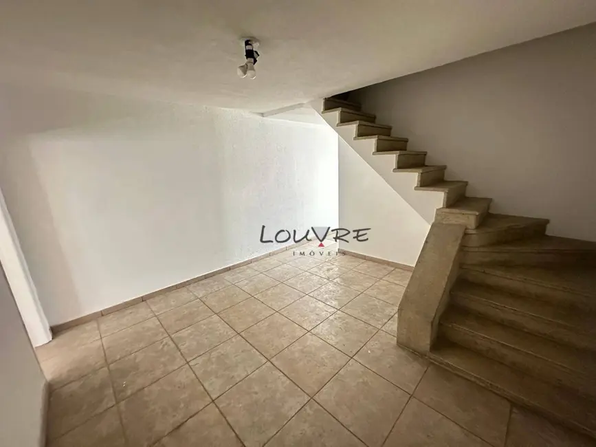 Casa com 3 quartos para alugar, 110m2 em Vila Olímpia, São Paulo - SP - imagem 4 Foto 4 de Casa com 3 quartos para alugar, 110m2 em Vila Olímpia, São Paulo - SP