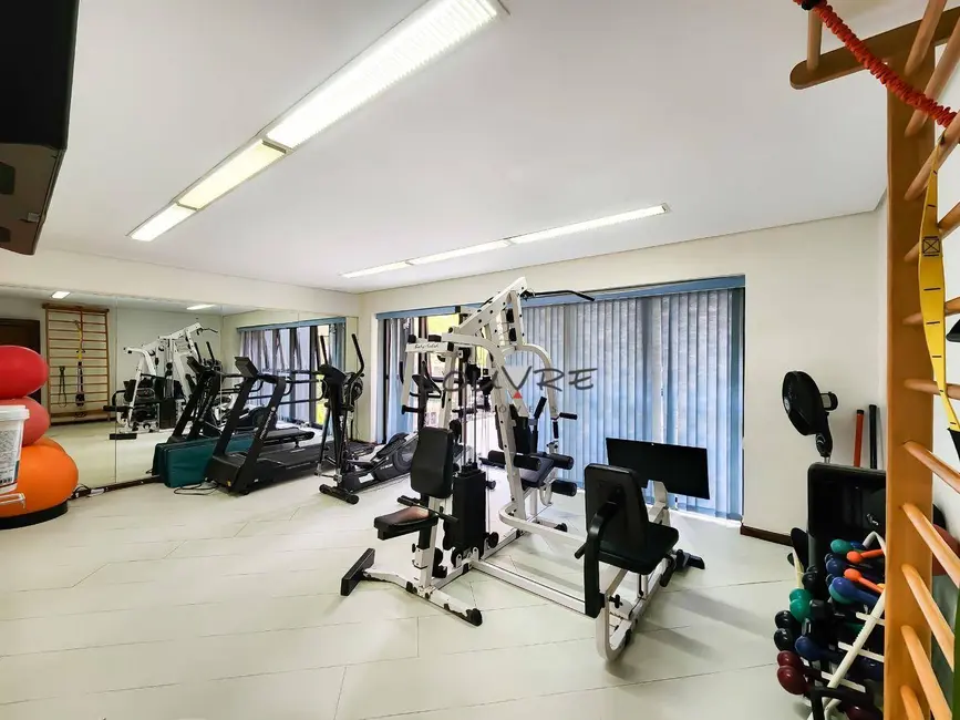 Apartamento com 4 quartos à venda, 245m2 em Higienópolis, São Paulo - SP - imagem 8 Foto 8 de Apartamento com 4 quartos à venda, 245m2 em Higienópolis, São Paulo - SP