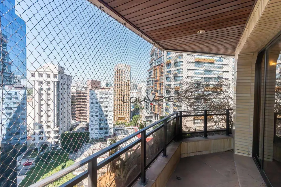 Foto 8 de Apartamento com 3 quartos para alugar, 240m2 em Itaim Bibi, São Paulo - SP