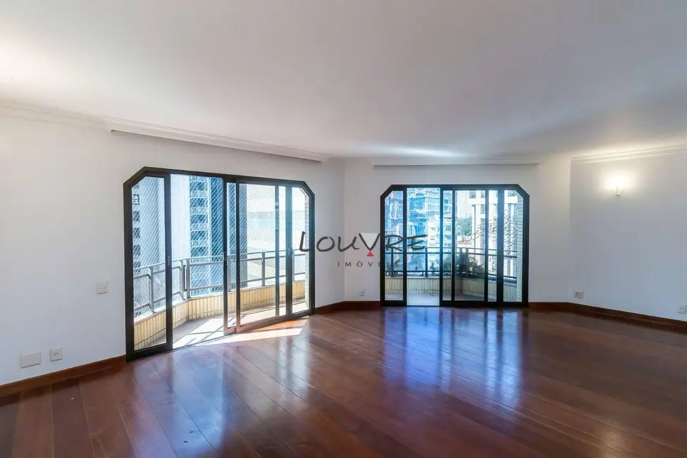 Foto 5 de Apartamento com 3 quartos para alugar, 240m2 em Itaim Bibi, São Paulo - SP