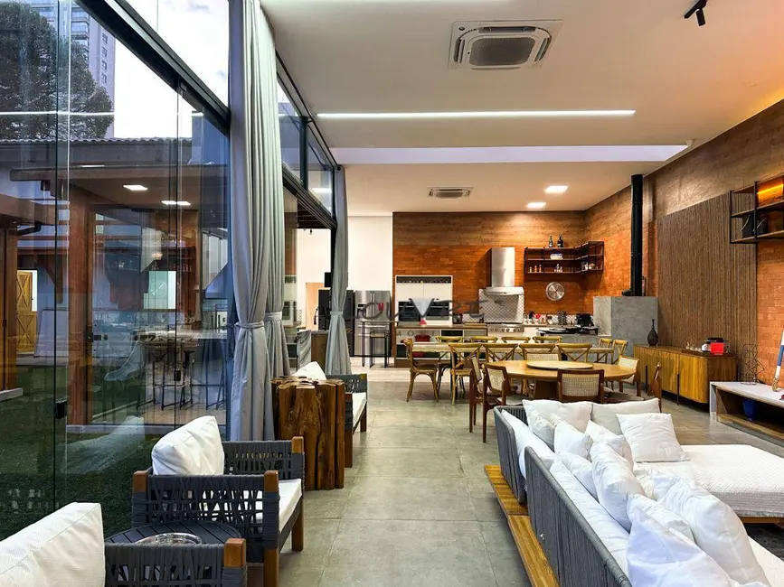 Foto 1 de Casa com 5 quartos à venda, 750m2 em Campo Belo, São Paulo - SP