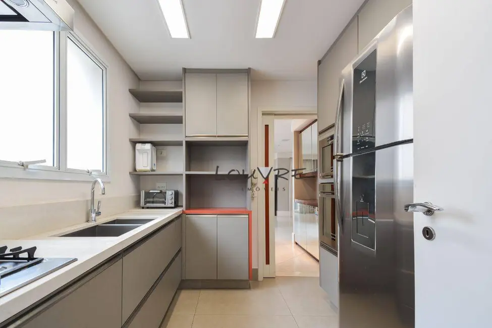 Apartamento com 3 quartos à venda, 124m2 em Moema, São Paulo - SP - imagem 2 Foto 2 de Apartamento com 3 quartos à venda, 124m2 em Moema, São Paulo - SP