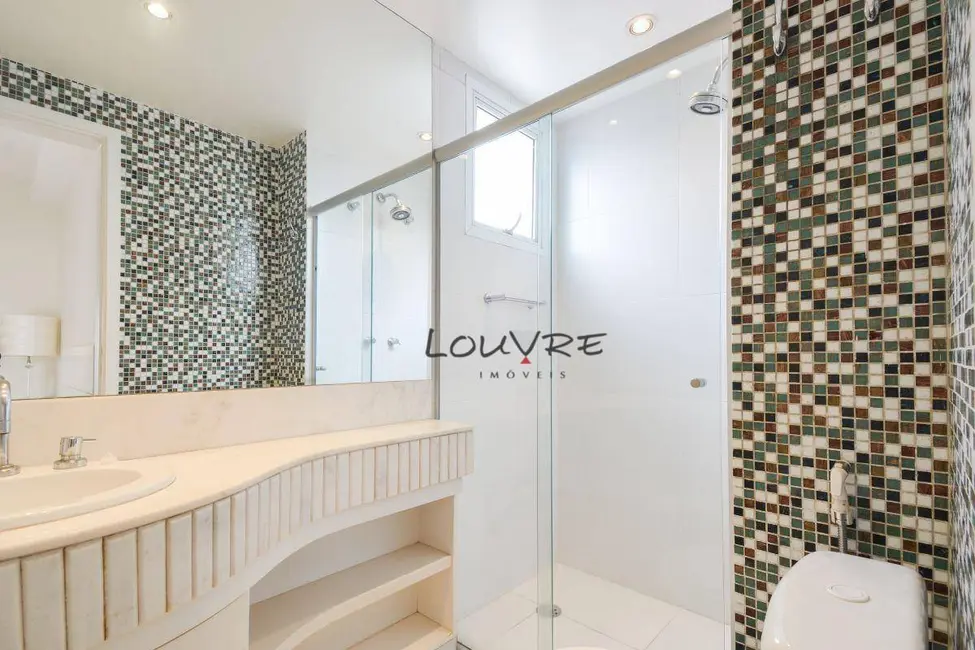 Apartamento com 3 quartos à venda, 124m2 em Moema, São Paulo - SP - imagem 9 Foto 9 de Apartamento com 3 quartos à venda, 124m2 em Moema, São Paulo - SP