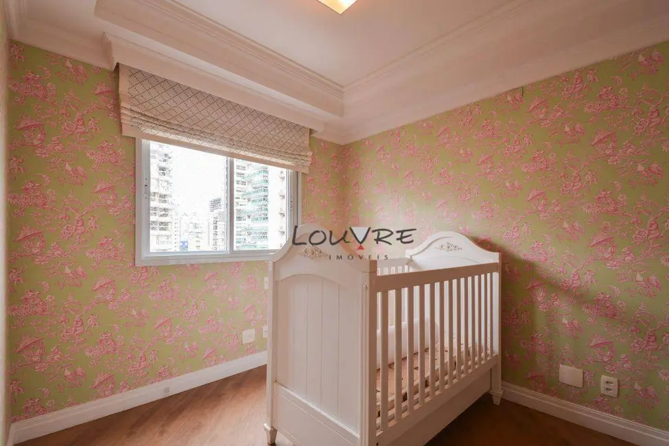 Apartamento com 3 quartos à venda, 124m2 em Moema, São Paulo - SP - imagem 4 Foto 4 de Apartamento com 3 quartos à venda, 124m2 em Moema, São Paulo - SP