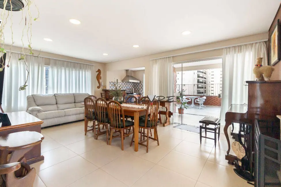 Foto 6 de Apartamento com 3 quartos à venda, 244m2 em São Paulo - SP