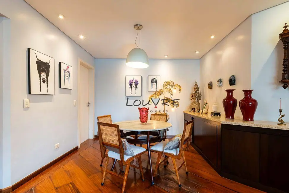 Apartamento com 4 quartos à venda, 141m2 em Moema, São Paulo - SP - imagem 8 Foto 8 de Apartamento com 4 quartos à venda, 141m2 em Moema, São Paulo - SP