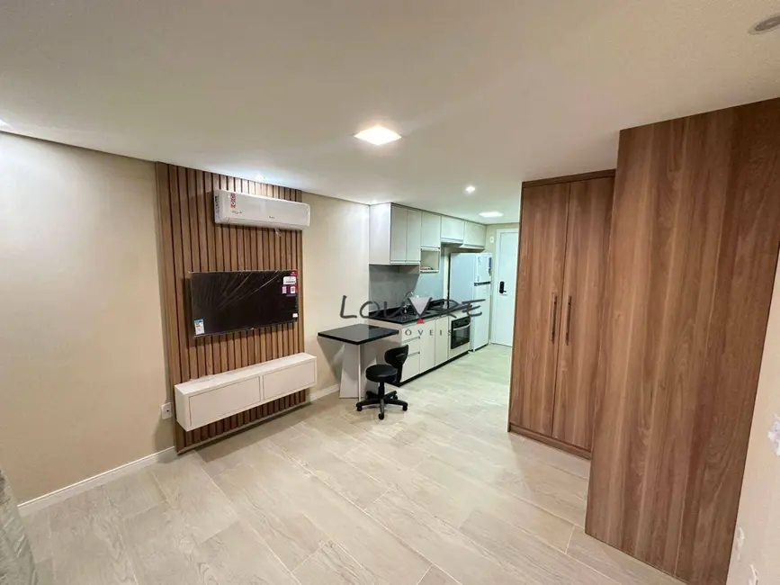 Foto 3 de Kitnet com 1 quarto para alugar, 25m2 em Vila Olímpia, São Paulo - SP