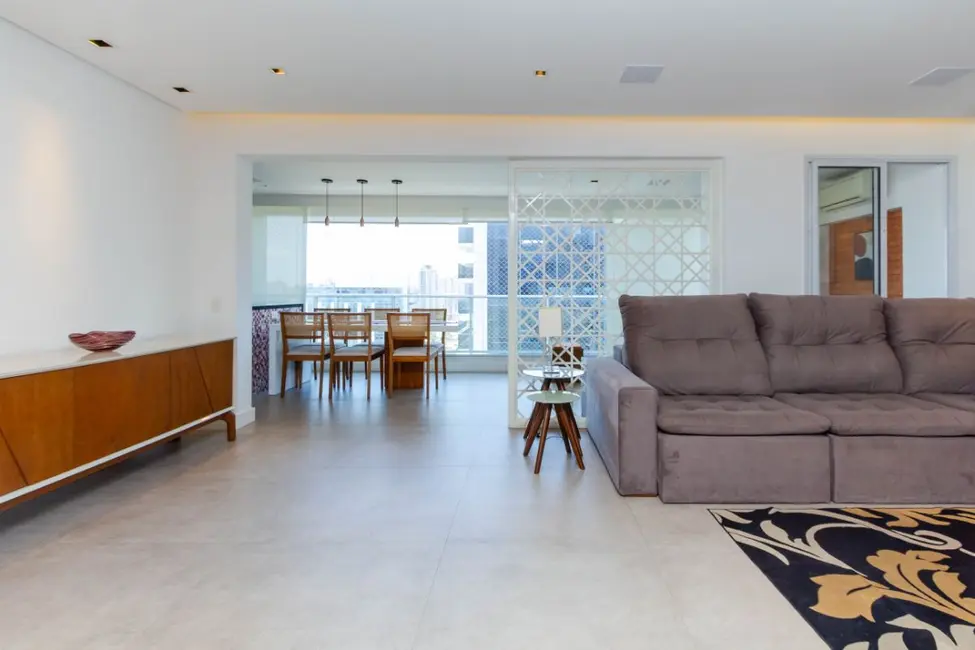 Apartamento com 3 quartos para alugar, 134m2 em Cidade Monções, São Paulo - SP - imagem 9 Foto 9 de Apartamento com 3 quartos para alugar, 134m2 em Cidade Monções, São Paulo - SP
