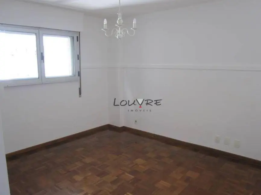 Apartamento com 4 quartos para alugar, 226m2 em Jardim Europa, São Paulo - SP - imagem 9 Foto 9 de Apartamento com 4 quartos para alugar, 226m2 em Jardim Europa, São Paulo - SP