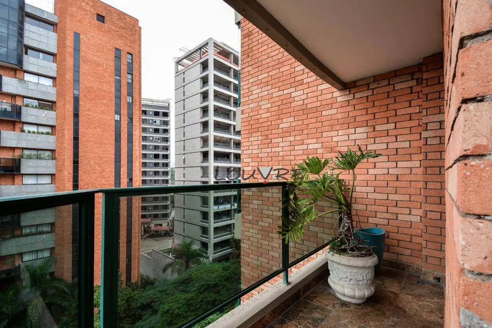 Apartamento com 4 quartos à venda, 222m2 em Moema, São Paulo - SP - imagem 9 Foto 9 de Apartamento com 4 quartos à venda, 222m2 em Moema, São Paulo - SP