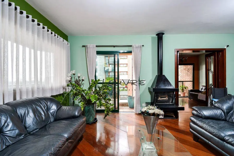 Apartamento com 4 quartos à venda, 222m2 em Moema, São Paulo - SP - imagem 4 Foto 4 de Apartamento com 4 quartos à venda, 222m2 em Moema, São Paulo - SP
