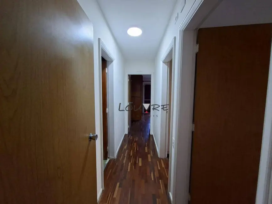Apartamento com 3 quartos para alugar, 128m2 em Vila Nova Conceição, São Paulo - SP - imagem 5 Foto 5 de Apartamento com 3 quartos para alugar, 128m2 em Vila Nova Conceição, São Paulo - SP