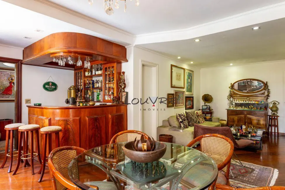Apartamento com 3 quartos à venda, 141m2 em Vila Nova Conceição, São Paulo - SP - imagem 2 Foto 2 de Apartamento com 3 quartos à venda, 141m2 em Vila Nova Conceição, São Paulo - SP