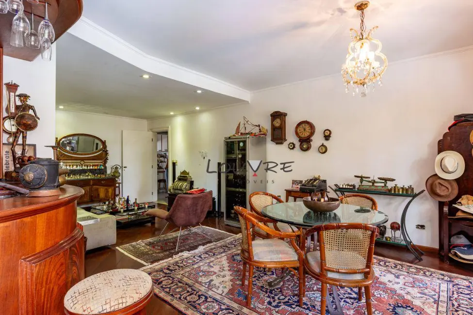 Apartamento com 3 quartos à venda, 141m2 em Vila Nova Conceição, São Paulo - SP - imagem 3 Foto 3 de Apartamento com 3 quartos à venda, 141m2 em Vila Nova Conceição, São Paulo - SP