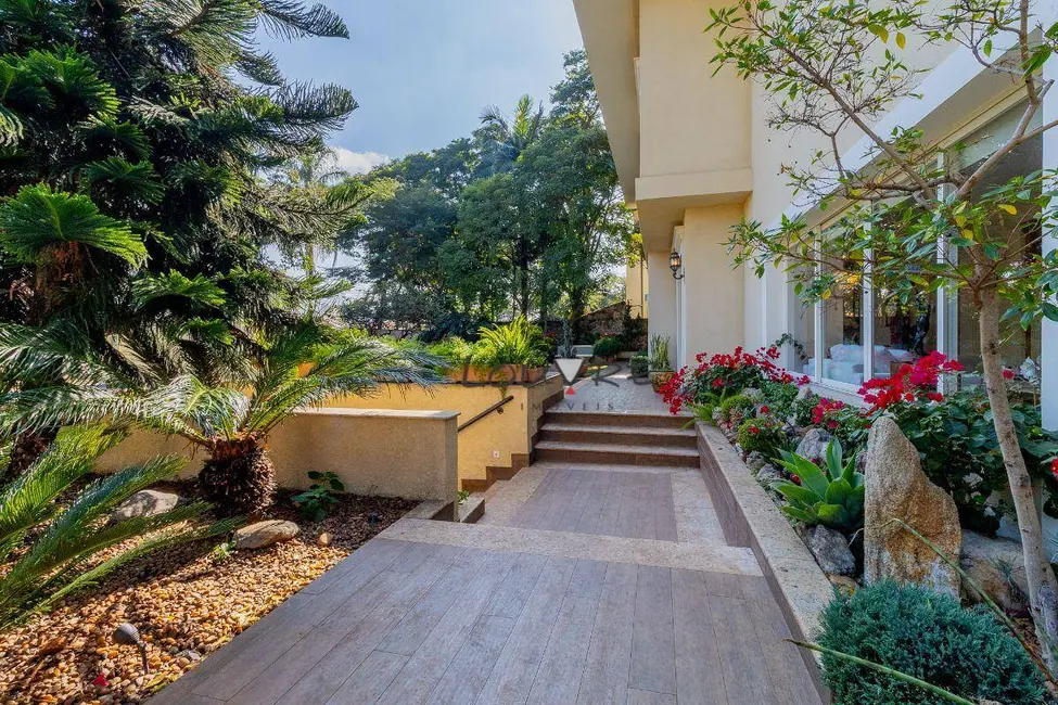 Casa com 5 quartos à venda, 988m2 em Pacaembu, São Paulo - SP - imagem 5 Foto 5 de Casa com 5 quartos à venda, 988m2 em Pacaembu, São Paulo - SP