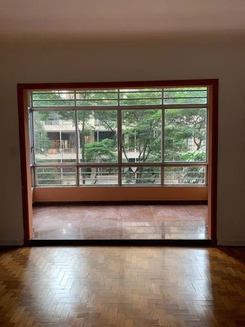 Apartamento com 2 quartos para alugar, 108m2 em República, São Paulo - SP - imagem 3 Foto 3 de Apartamento com 2 quartos para alugar, 108m2 em República, São Paulo - SP