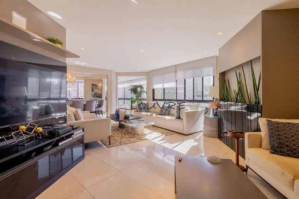 Foto 2 de Apartamento com 4 quartos para alugar, 208m2 em Santa Cecília, São Paulo - SP