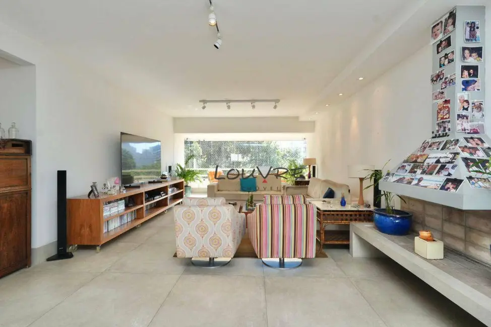 Apartamento com 4 quartos à venda, 226m2 em Higienópolis, São Paulo - SP - imagem 3 Foto 3 de Apartamento com 4 quartos à venda, 226m2 em Higienópolis, São Paulo - SP