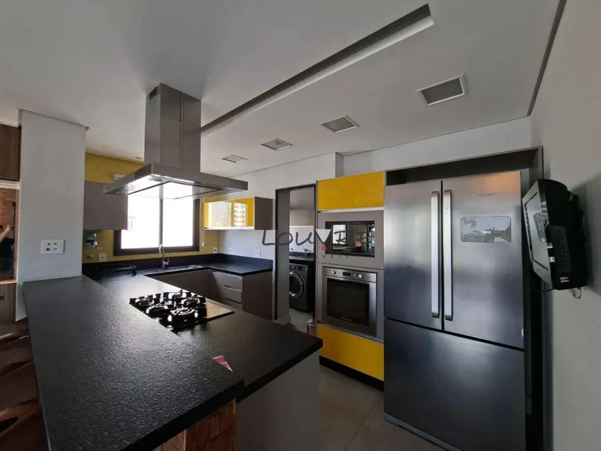 Cobertura com 3 quartos à venda, 210m2 em Vila Olímpia, São Paulo - SP - imagem 4 Foto 4 de Cobertura com 3 quartos à venda, 210m2 em Vila Olímpia, São Paulo - SP