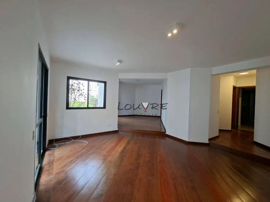 Apartamento com 3 quartos à venda, 149m2 em Moema, São Paulo - SP - imagem 1 Foto 1 de Apartamento com 3 quartos à venda, 149m2 em Moema, São Paulo - SP
