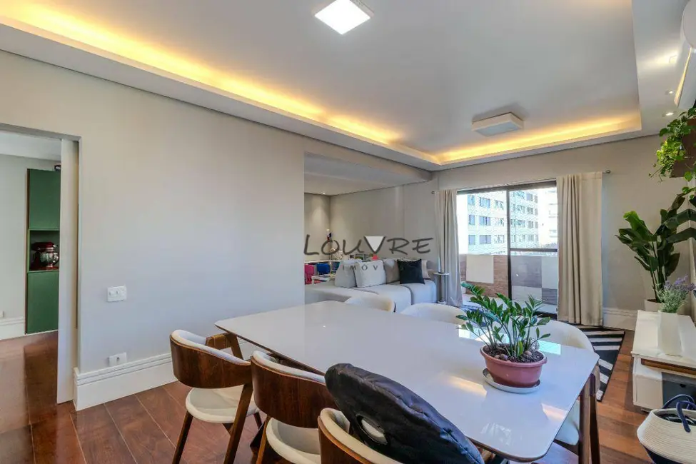 Apartamento com 3 quartos à venda, 134m2 em Moema, São Paulo - SP - imagem 4 Foto 4 de Apartamento com 3 quartos à venda, 134m2 em Moema, São Paulo - SP