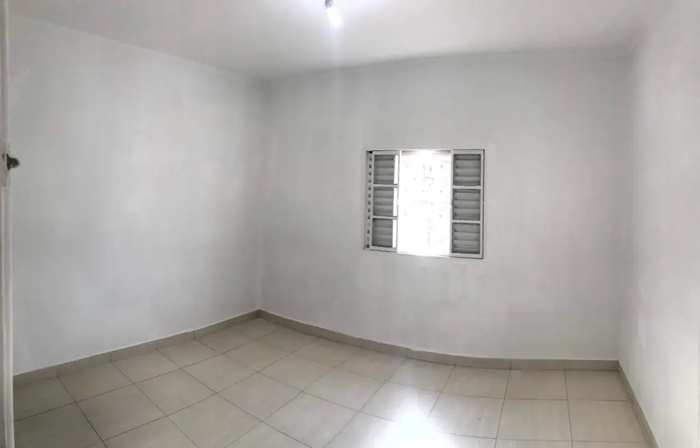 Foto 5 de Casa com 2 quartos para alugar, 200m2 em Vila Morse, São Paulo - SP