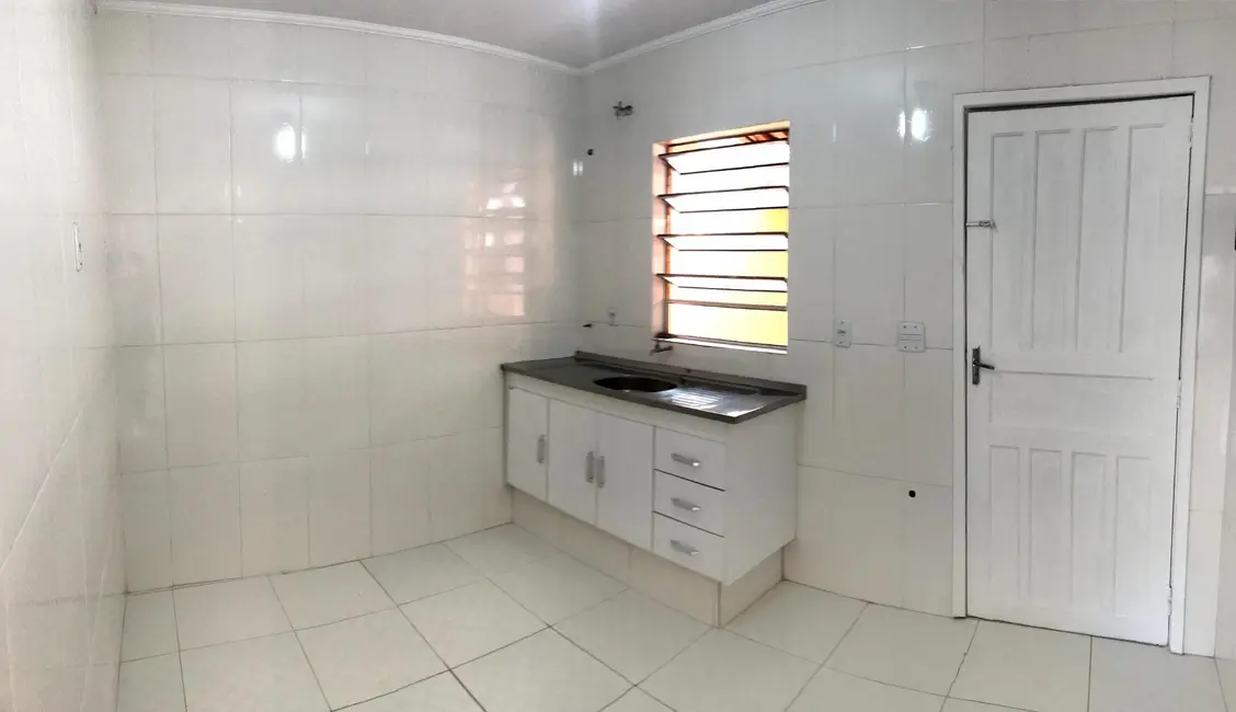Foto 4 de Casa com 2 quartos para alugar, 200m2 em Vila Morse, São Paulo - SP