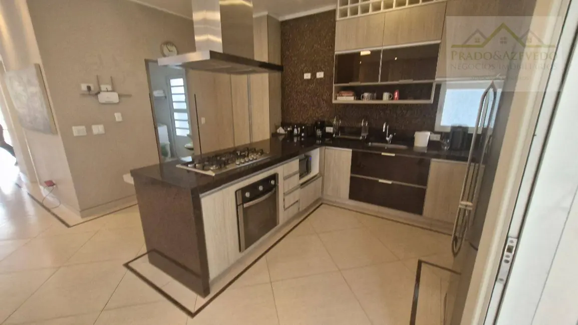 Casa de Condomínio com 5 quartos à venda, 300m2 em Jardim São Vicente, Cotia - SP - imagem 4 Foto 4 de Casa de Condomínio com 5 quartos à venda, 300m2 em Jardim São Vicente, Cotia - SP