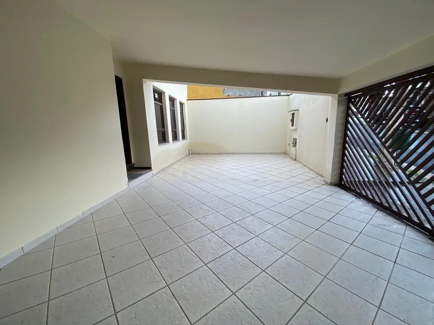 Foto 3 de Casa com 3 quartos à venda e para alugar, 200m2 em Jardim Monte Kemel, São Paulo - SP