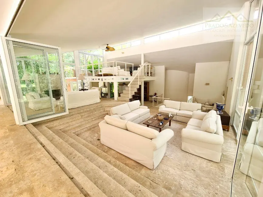 Casa de Condomínio com 3 quartos à venda, 8235m2 em Jardim Itatiaia, Embu Das Artes - SP - imagem 1 Foto 1 de Casa de Condomínio com 3 quartos à venda, 8235m2 em Jardim Itatiaia, Embu Das Artes - SP