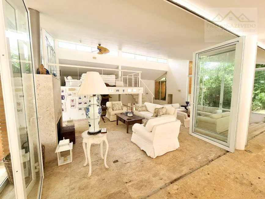 Casa de Condomínio com 3 quartos à venda, 8235m2 em Jardim Itatiaia, Embu Das Artes - SP - imagem 3 Foto 3 de Casa de Condomínio com 3 quartos à venda, 8235m2 em Jardim Itatiaia, Embu Das Artes - SP