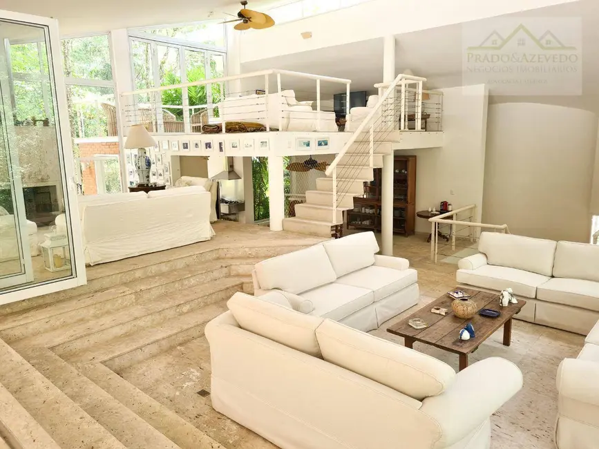 Casa de Condomínio com 3 quartos à venda, 8235m2 em Jardim Itatiaia, Embu Das Artes - SP - imagem 2 Foto 2 de Casa de Condomínio com 3 quartos à venda, 8235m2 em Jardim Itatiaia, Embu Das Artes - SP