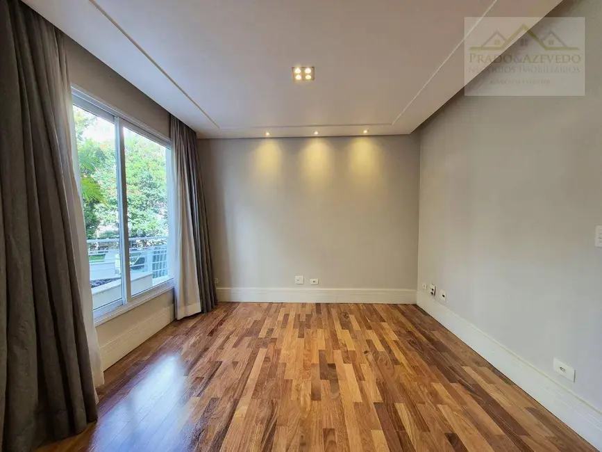 Foto 3 de Casa de Condomínio com 4 quartos à venda, 205m2 em Vila Sônia, São Paulo - SP