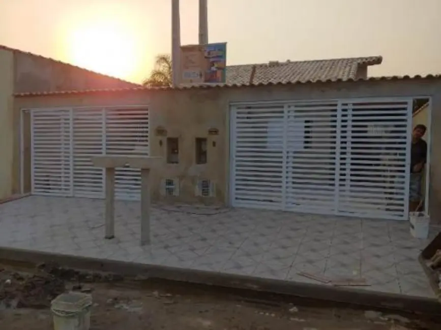 Foto 3 de Casa com 2 quartos à venda, 70m2 em Itanhaem - SP