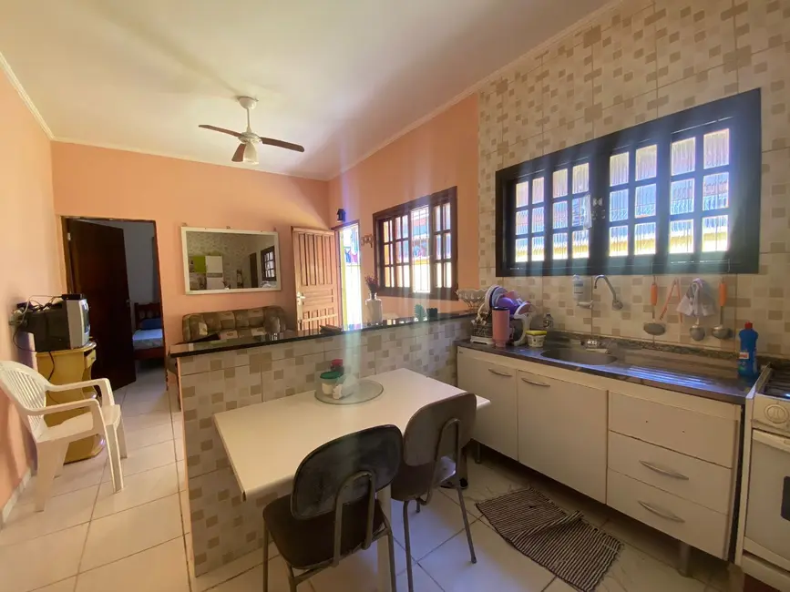 Foto 2 de Casa com 2 quartos à venda, 50m2 em Itanhaem - SP