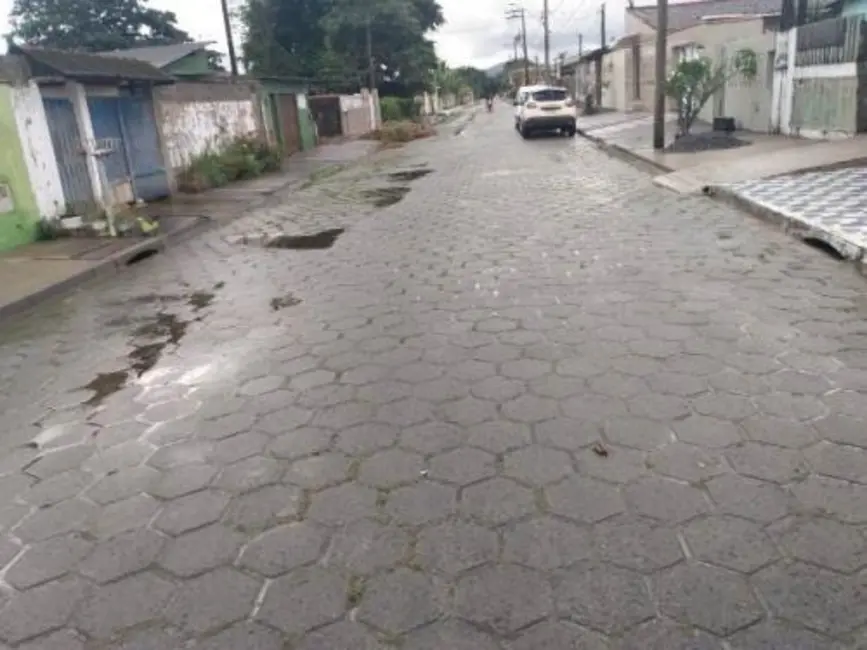 Foto 9 de Casa com 2 quartos à venda, 92m2 em Itanhaem - SP