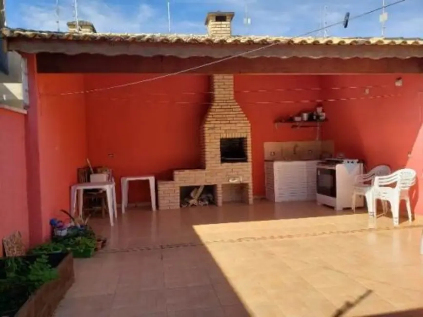 Casa com 2 quartos à venda, 69m2 em Peruibe - SP - imagem 2 Foto 2 de Casa com 2 quartos à venda, 69m2 em Peruibe - SP