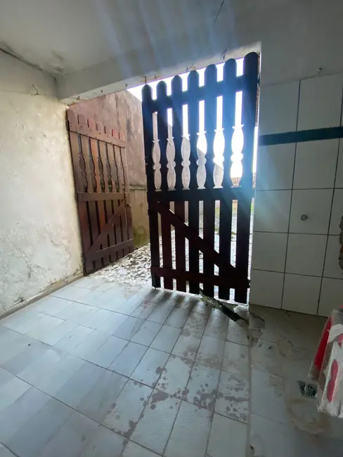 Foto 4 de Casa com 2 quartos à venda, 180m2 em Itanhaem - SP