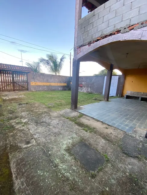 Foto 2 de Casa com 2 quartos à venda, 180m2 em Itanhaem - SP