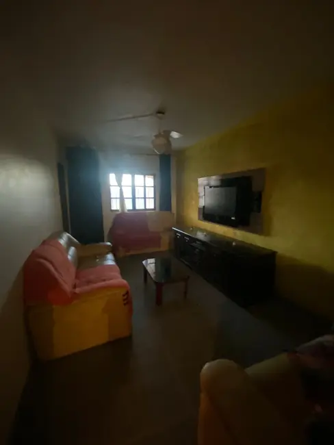 Foto 9 de Casa com 2 quartos à venda, 180m2 em Itanhaem - SP