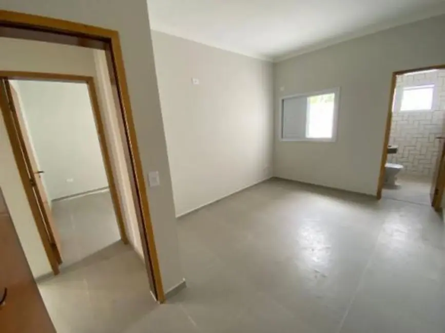 Foto 2 de Casa com 2 quartos à venda, 93m2 em Itanhaem - SP