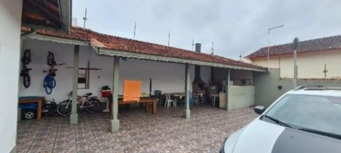 Foto 3 de Casa com 3 quartos à venda, 250m2 em Solemar, Praia Grande - SP