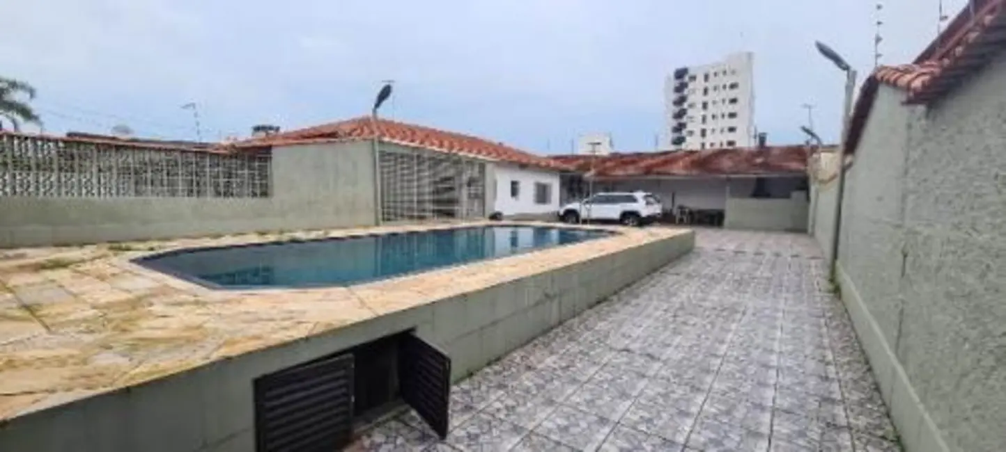 Foto 4 de Casa com 3 quartos à venda, 250m2 em Solemar, Praia Grande - SP