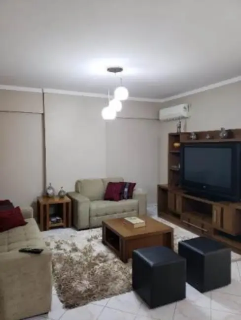 Foto 1 de Apartamento com 5 quartos à venda, 130m2 em Itanhaem - SP