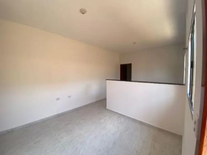Foto 2 de Casa com 2 quartos à venda, 52m2 em Itanhaem - SP