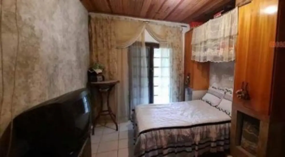 Chácara com 3 quartos à venda, 140m2 em Peruibe - SP - imagem 4 Foto 4 de Chácara com 3 quartos à venda, 140m2 em Peruibe - SP