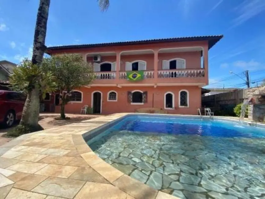 Foto 1 de Casa com 5 quartos à venda, 210m2 em Itanhaem - SP